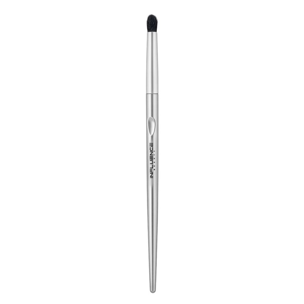Influence Beauty Accessories Precise Eyeshadow Brush Кисть для растушевки теней и карандаша